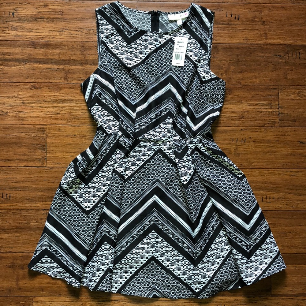 I’m in love with Derek size large dress NTW